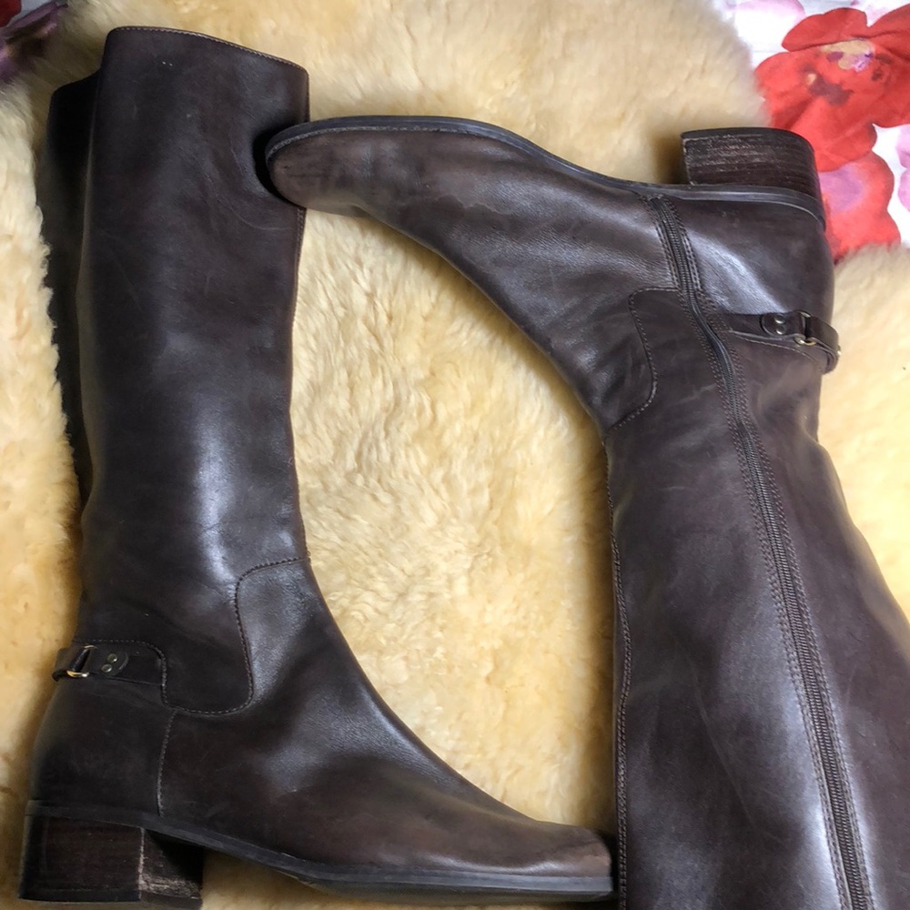 Brown boots